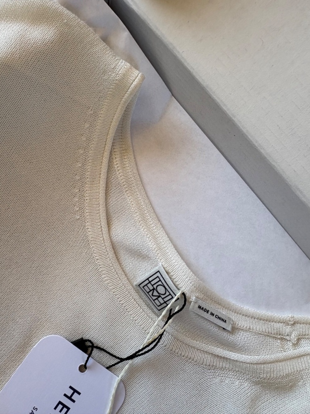 Toteme Silk Ecru Tee Medium, Brand New with Tags - Picture 9 of 13